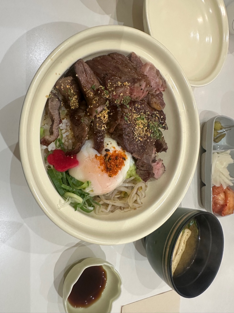Steak Rice Bowl in C…